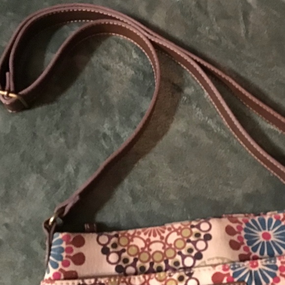 Relic Crossbody / Shoulder Bag - Picture 5 of 8